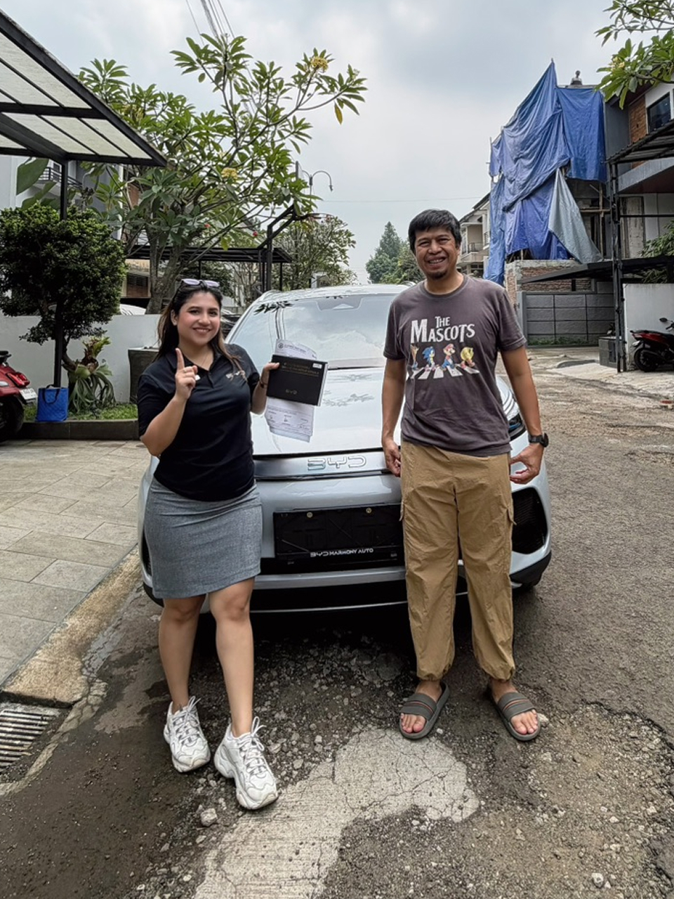 BYD M6
